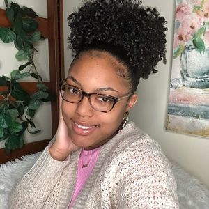 Meet your Posher, Janay